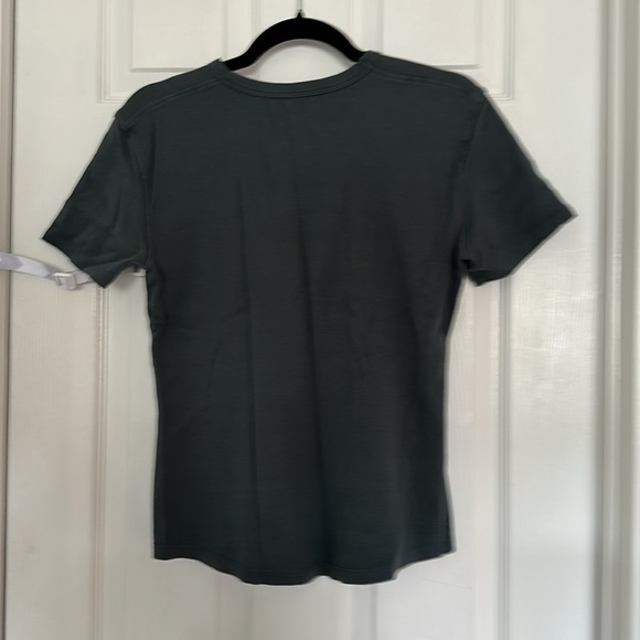 GETTEES Essential Crew t-shirt, size Large, grey - Picture 2 of 3